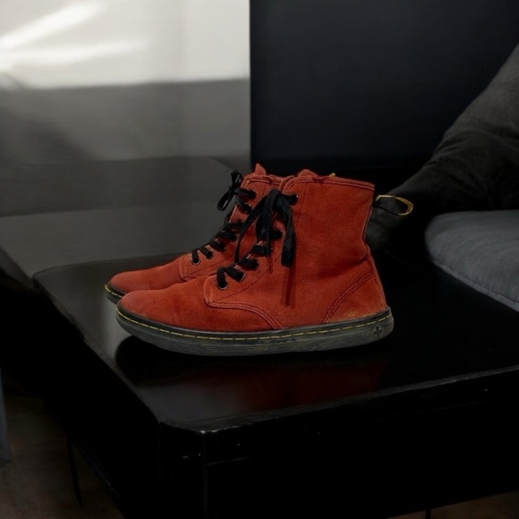 Women’s Dr Martens Shoreditch Maroon Canvas Boots - Picture 2 of 8